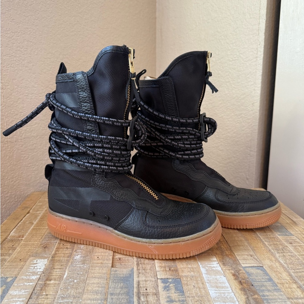 Nike Women’s 7.5 SF Air Force 1 Hi BNWB